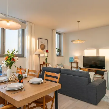 Rent Like - Mlyn Maria Iii *